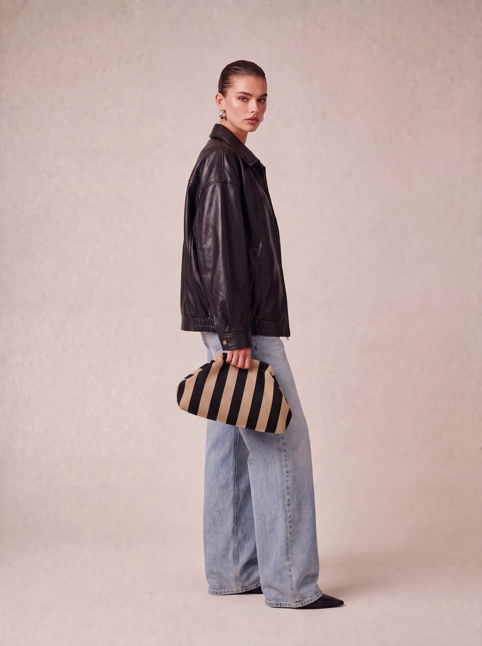 CITY GIRL POUCH - BROWN