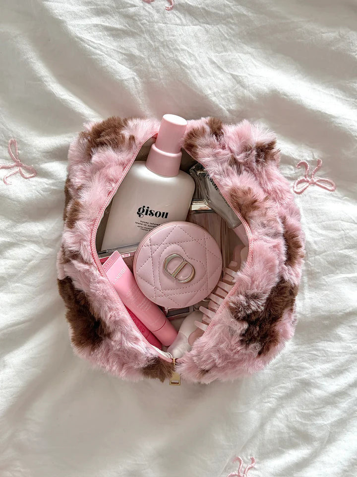 FLUFFY COW POUCH - PINK