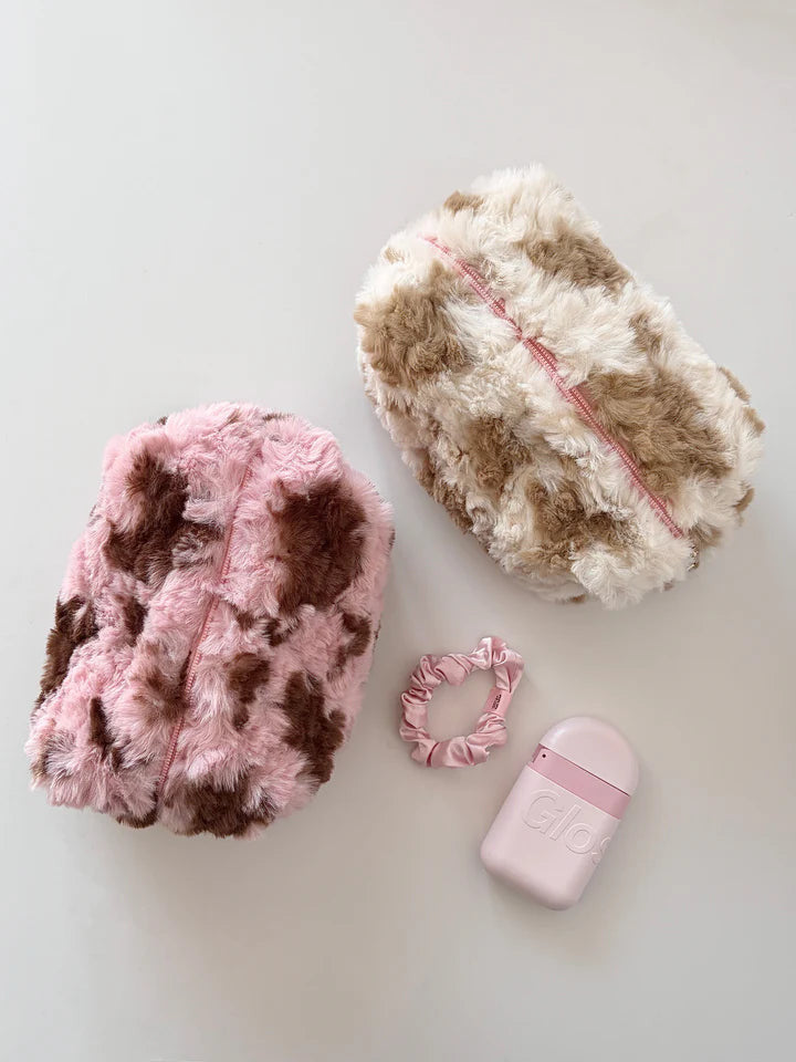 FLUFFY COW POUCH - BROWN