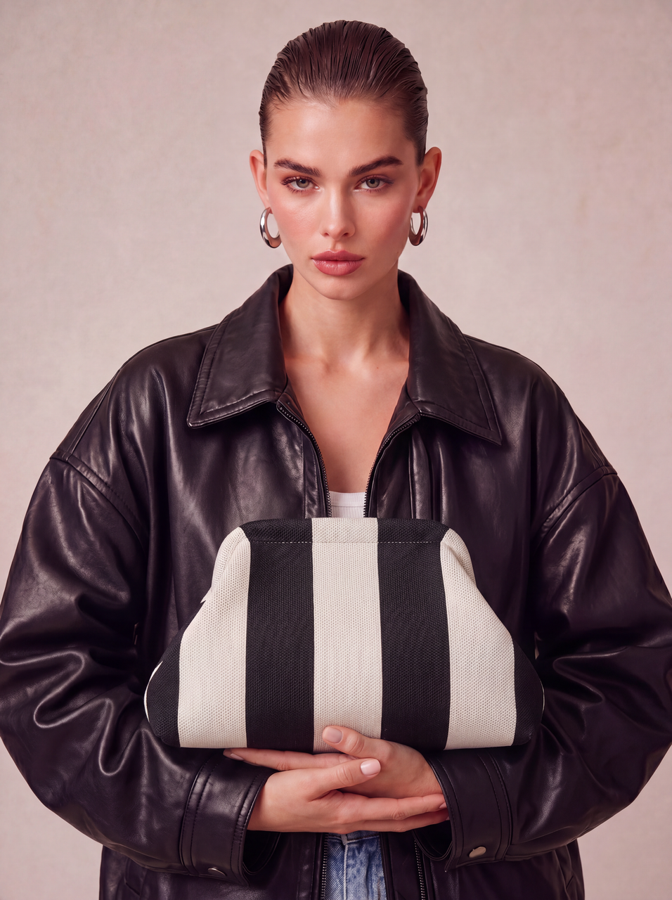 CITY GIRL POUCH - OFF WHITE